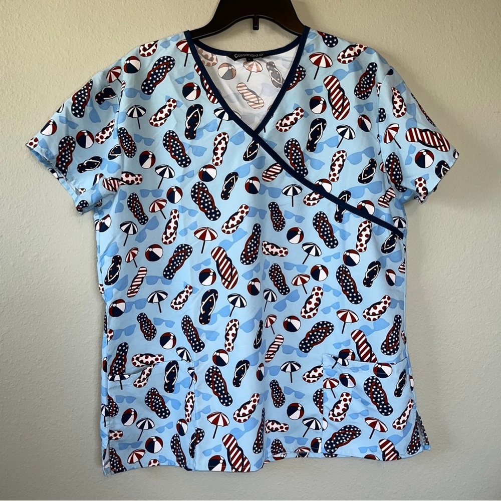 Cassandra O Flip Flops, Beach Balls and Umbrellas Scrub Top Size L